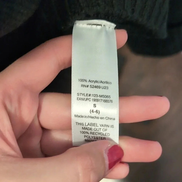 Scoop Chunky Turtle Neck Sweater - Picture 6 of 9